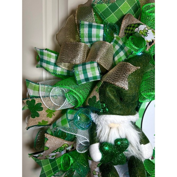 Handmade St. Patrick’s Gnome Ribbon Prelit Wreath 22 ins LED W5 - Picture 9 of 11